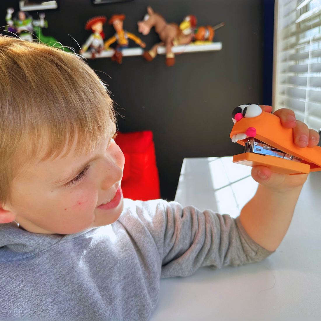 Chomp Chomp (Stapler w/Colored Staples)